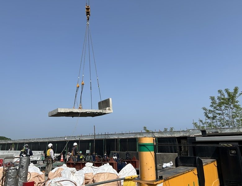 道央自動車道　社台川橋床版取替工事